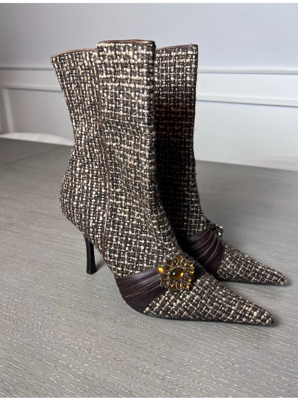 Steve Madden  vintage brown Tweed Pointed-Toe Heeled Ankle Boots with Amber